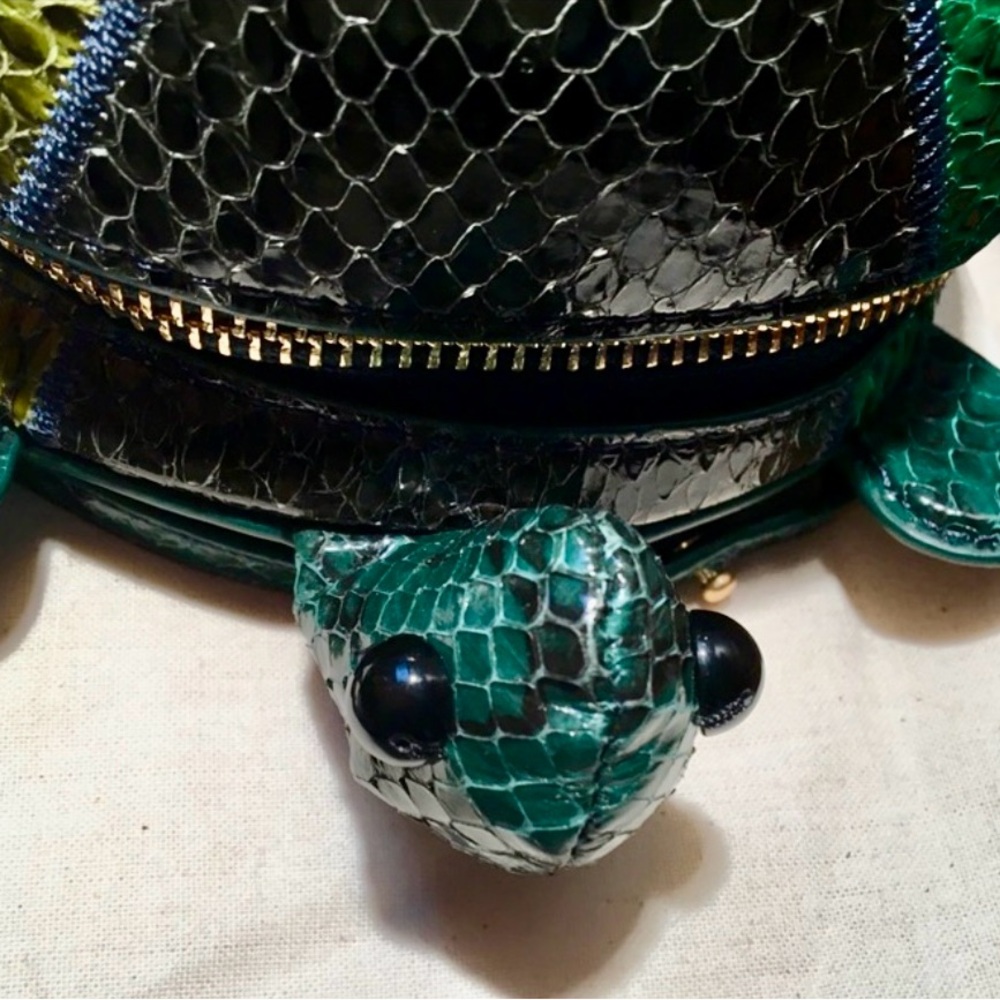Tory Burch Green Embossed Leather Mini Turtle Crossbody Shoulder Bag - Picture 14 of 16